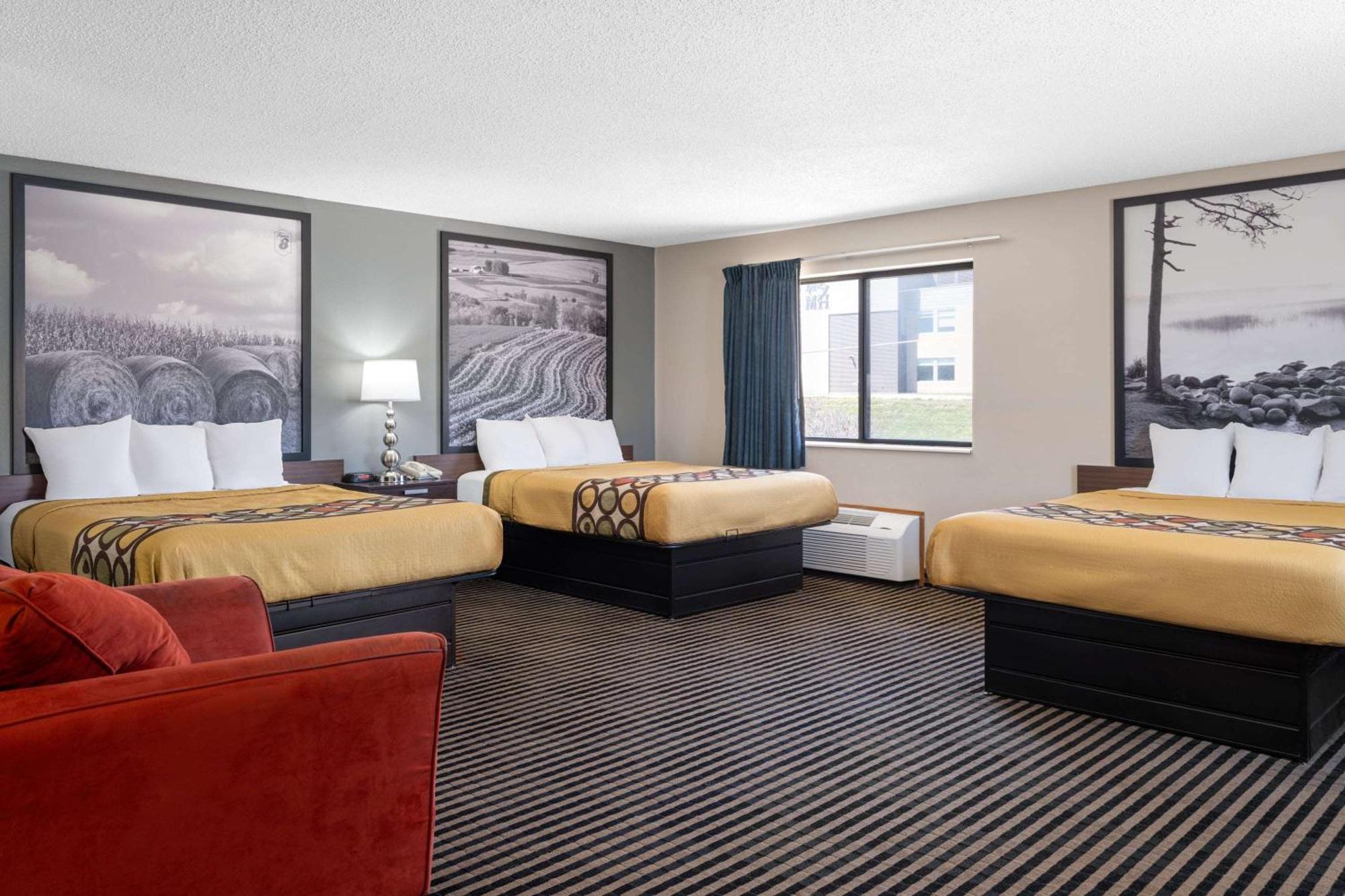 Super 8 By Wyndham Humboldt Hotel Exterior photo